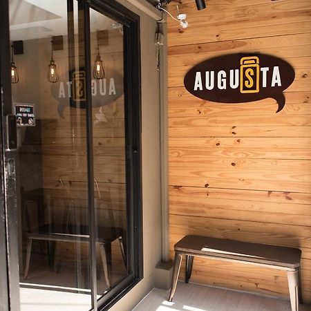 Augusta Hostel Bangkok Exterior photo