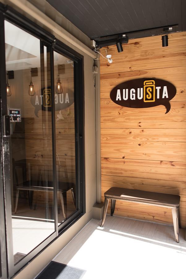 Augusta Hostel Bangkok Exterior photo