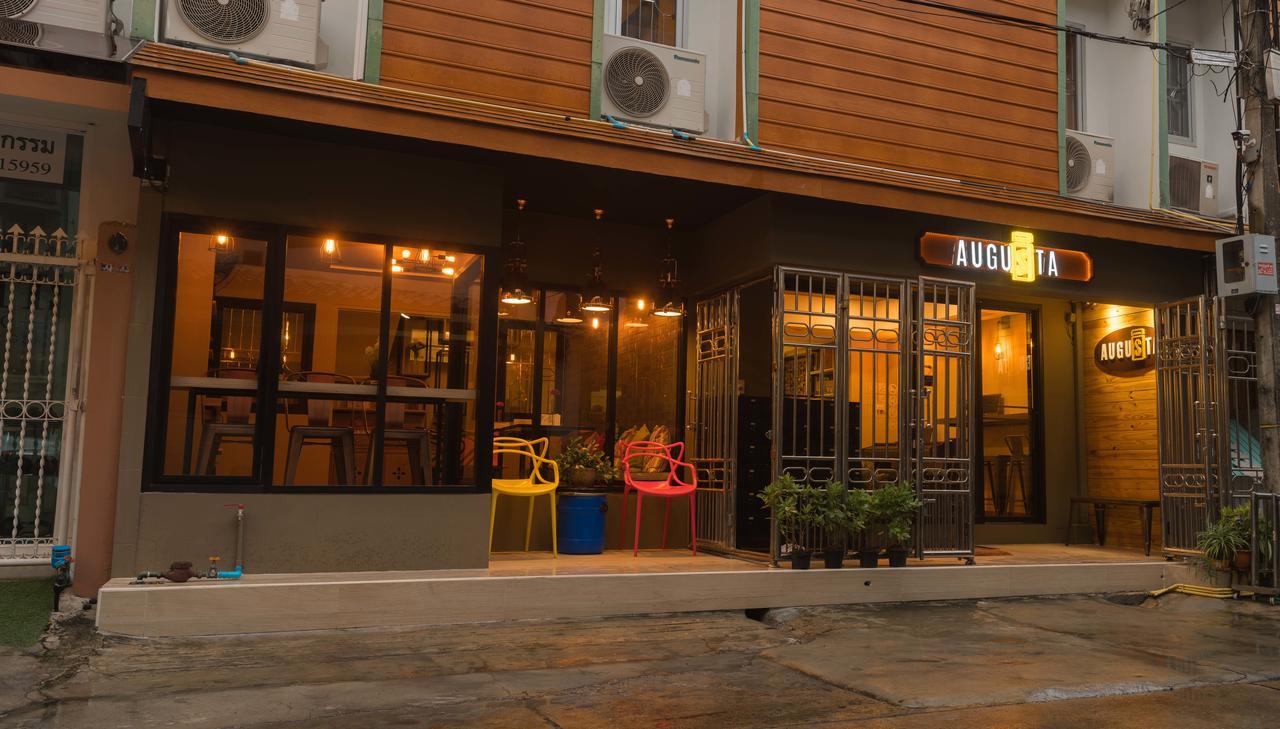 Augusta Hostel Bangkok Exterior photo