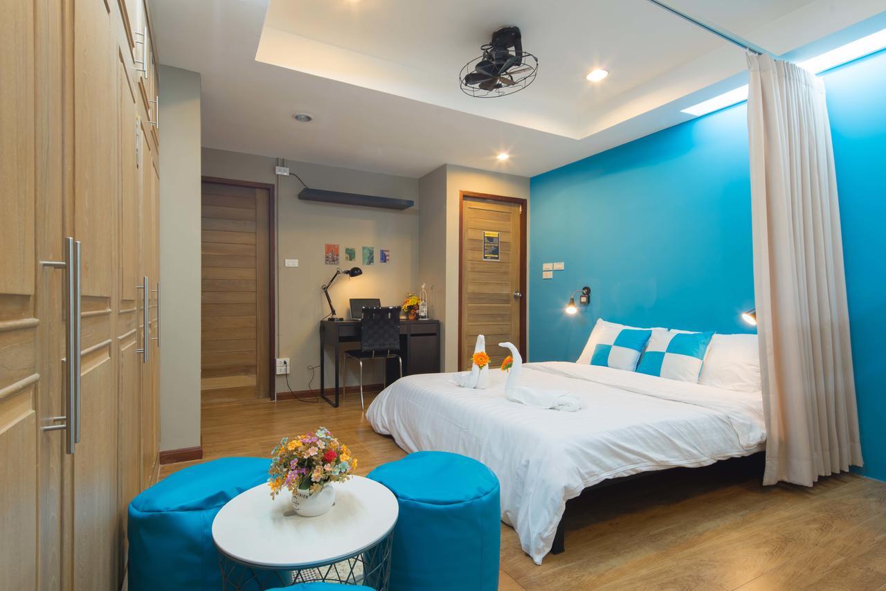 Augusta Hostel Bangkok Exterior photo